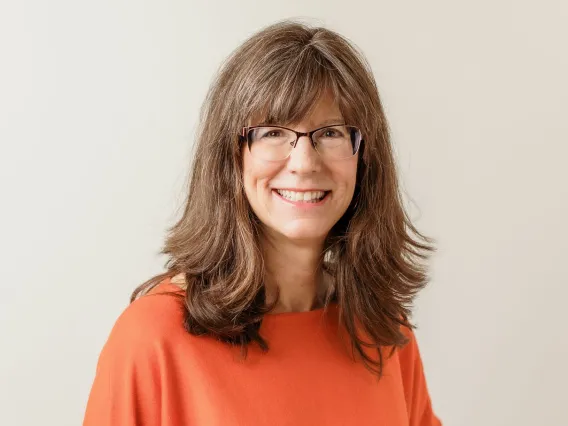 headshot of Jennifer Casteix smiling