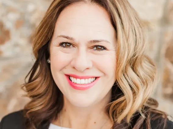 Headshot of Amanda Martinez smiling