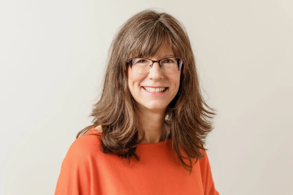 headshot of Jennifer Casteix smiling