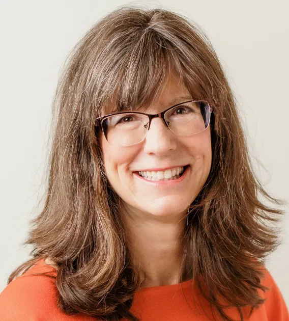 Headshot of Jennifer Casteix smiling