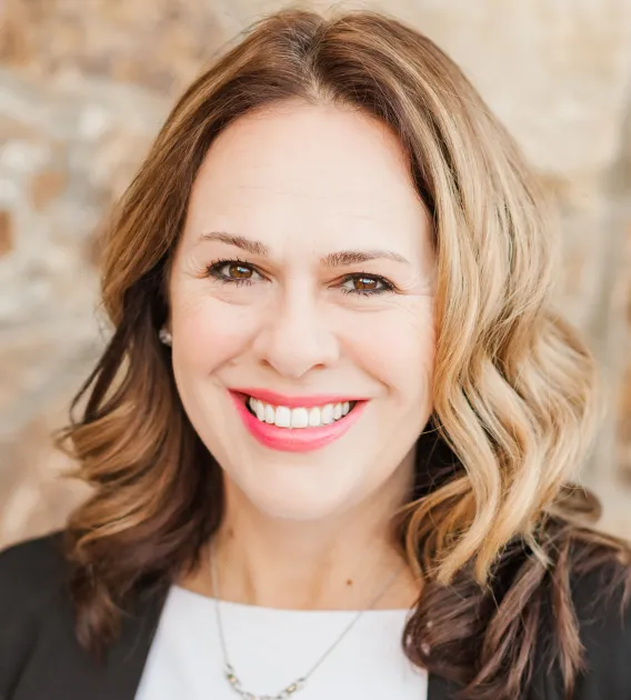 Headshot of Amanda Martinez smiling